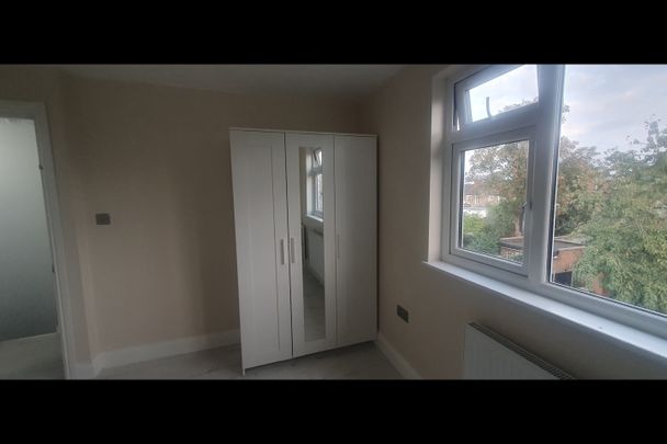 Room in a Shared House, Auckland Road, IG1 - Photo 1