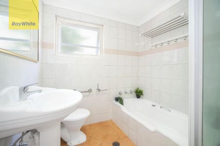 2 Bedroom unit with Lock Up Garage - Photo 5