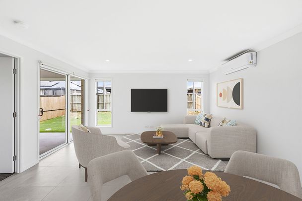 18 Flame Tree Road - Photo 1