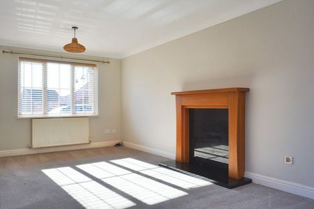 £1,675 PCM - Photo 2