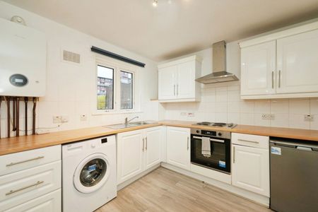 2 Bed Flat, Elton House, BS2 - Photo 2