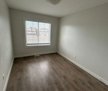 302 Burgess Crescent (Upper), Saskatoon Executive Family Home - Photo 6