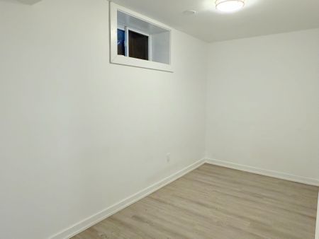 For Lease - 38 Burnhamthorpe Road Unit# Lower, Oakville, Ontario - Photo 4