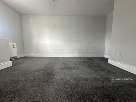 3 bedroom detached house to rent - Photo 2