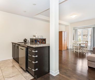 For Lease - 2319 Natasha Circle, Oakville, Ontario - Photo 2