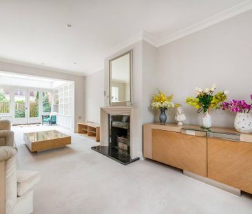 5 bedroom detached house to rent - Photo 2