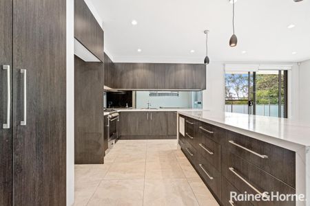 Luxury Family Home with Pool, Alfresco & Designer Finishes - Photo 3