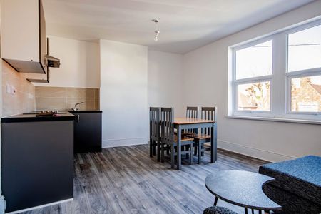 1 Bedroom - Photo 2