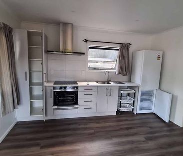 One Bedroom Flatlet Quiet and Convenient Area - Photo 4