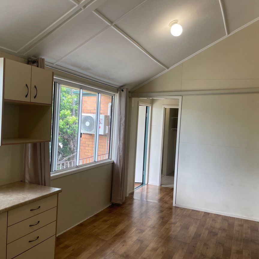 Exceptional Urban Living: Spacious 1-Bedroom Rental - Photo 1