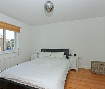 3 bedroom semi-detached house to rent - Photo 6