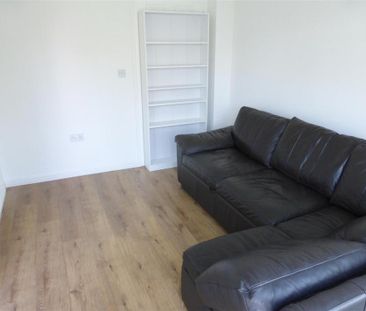 4 bedroom semi-detached house to rent - Photo 1