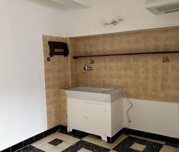 Location Maison 2 pièces 53m² LE VAL 83143 - Photo 2