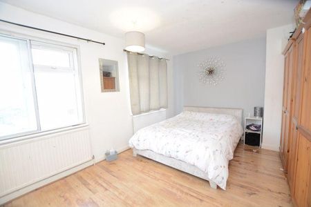 2 bedroom semi-detached house to rent - Photo 5