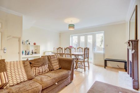 3 bedroom terraced house to rent - Photo 2