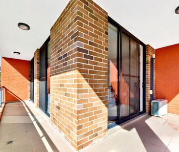 Beautiful 2 Bedroom Unit, Fantastic Location! - Photo 3