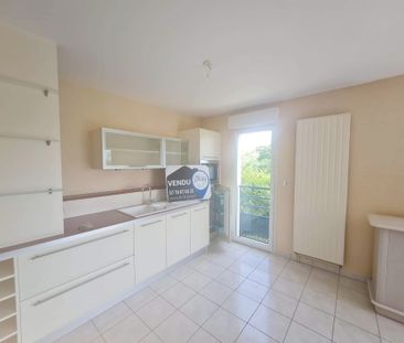 Location Appartement 2 pièces 50m² CHANGE 53810 - Photo 2