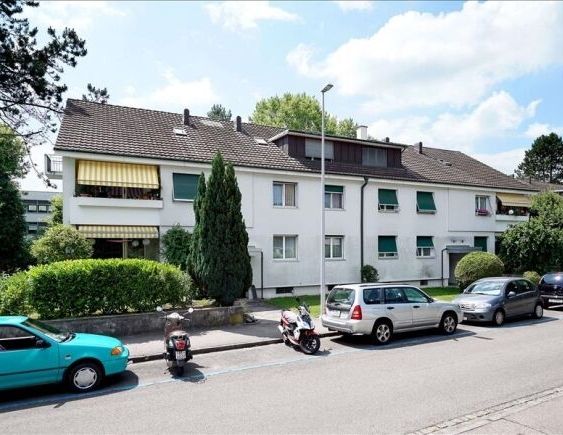 Attic apartment in a quiet property - Photo 1