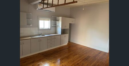 Rent a piece of Whyalla history! - Photo 5