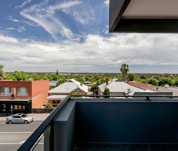 Stylish, Low-Maintenance Living! - Photo 1