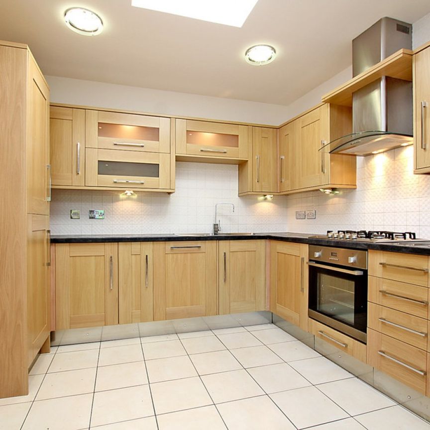 Vibeca Apartments, Chicksand Street, Spitalfields, London E1 - Photo 1