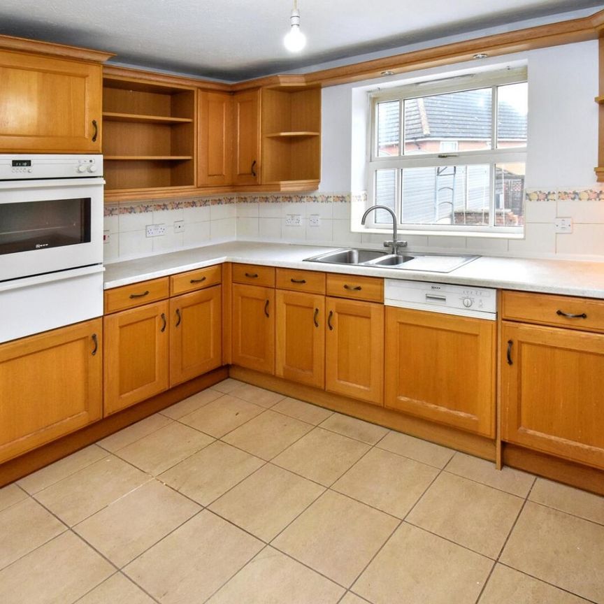 4 bedroom House To Let - Photo 1