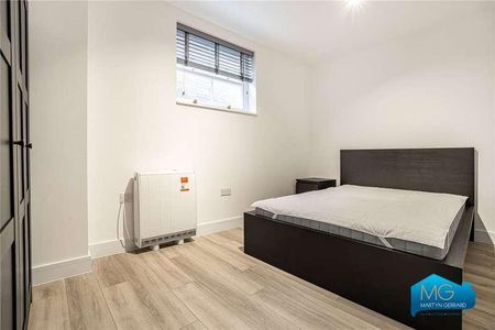 High Street, Barnet, EN5 - Photo 3