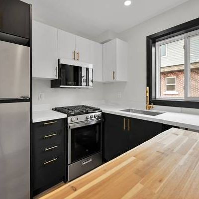 Modern Urban Living - 610 Queensdale - A Stunning Triplex - Photo 4