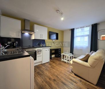 1 bedroom flat to rent - Photo 4