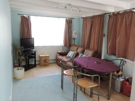 1 bedroom in a house share to rent - Photo 4