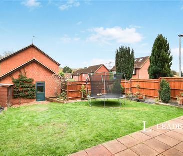 4 bedroom house to rent Avalon Close, Watford, WD259TW - Photo 6