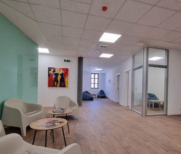 UBYTOVANIE V DVOJPOSTEĽOVEJ IZBE V CENTRE MESTA - ZÁMOCKÁ 36, IBA P... - Photo 6