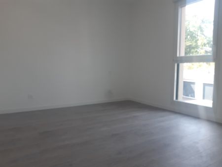 Location Appartement 2 pièces 40m² COUTANCES 50200 - Photo 2
