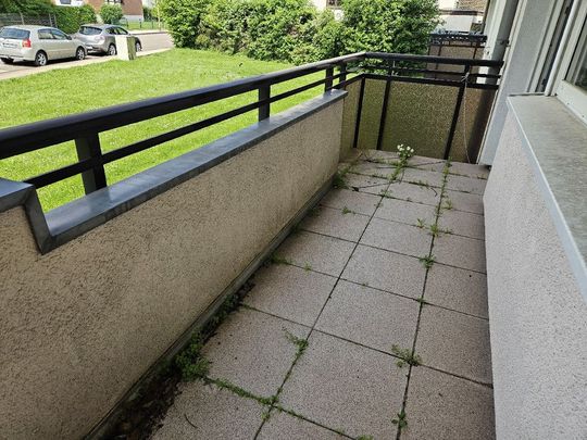 Frisch renovierte Erdgeschosswohnung mit ca. 69 m² Wohnfläche, 3 Zimmern und Balkon - Photo 1