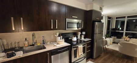 For Lease - 1048 Broadview Avenue Unit# 1706, Toronto, Ontario - Photo 4