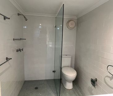 **Unfurnished** Tucked Away One Bedroom with Sunny North Aspect - Photo 6