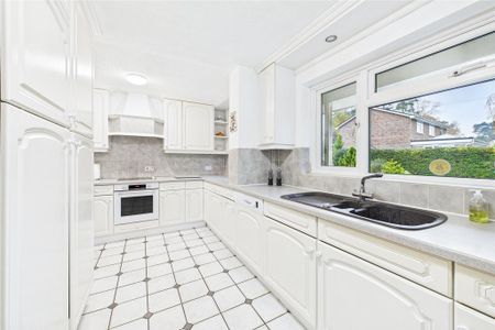 4 bedroom detached house to rent - Photo 4