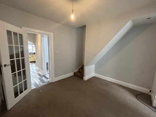 2 bedroom terraced house to rent - Photo 1