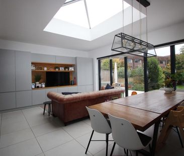 4 bedroom semi-detached house to rent - Photo 5