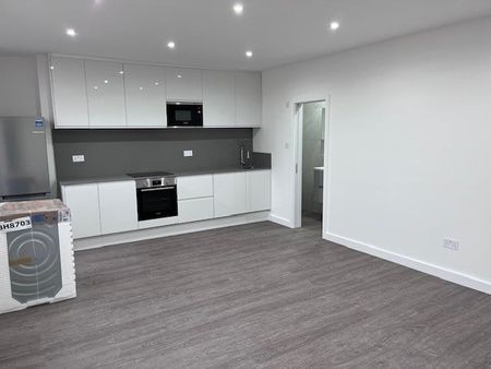 Studio Flat, Camden High Street, NW1 - Photo 4