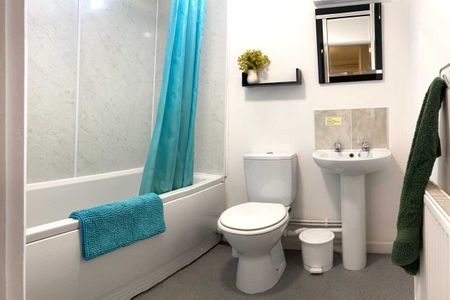 Room 11 - Photo 4