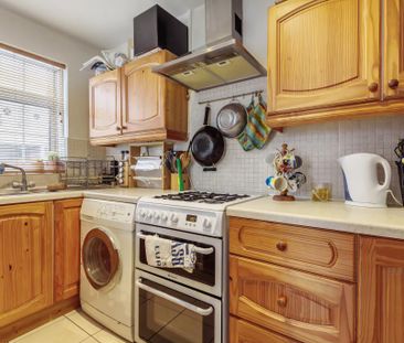 2 bedroom terraced house to rent - Photo 3