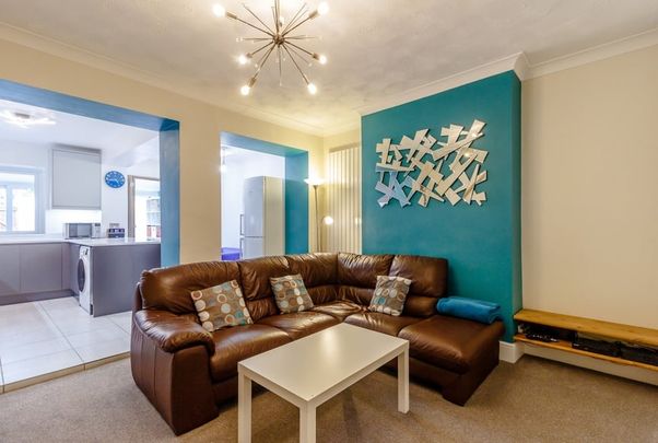 2 Bed Terraced House, Orchard Road, BS5 - Photo 1