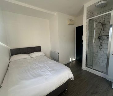 Studio to rent - Photo 2