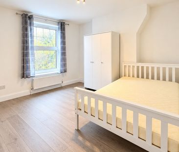 2 Bed Flat, Newcourt House, E2 - Photo 2