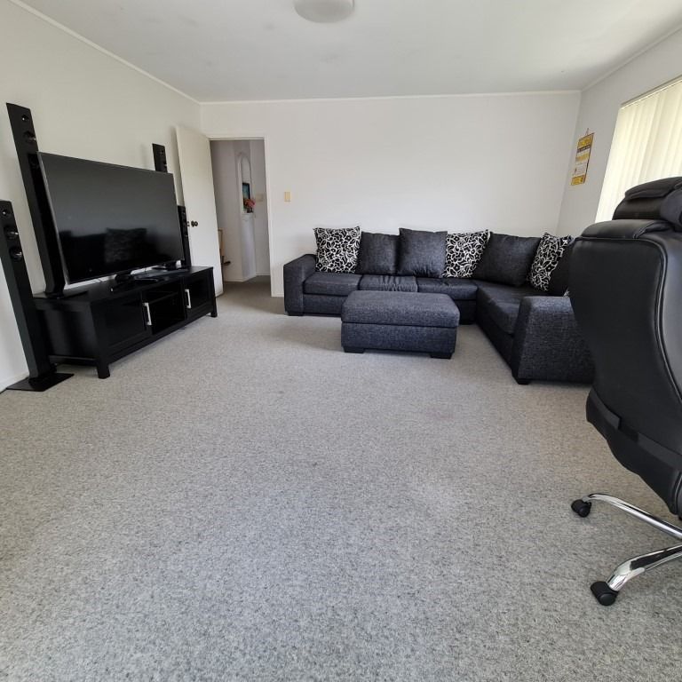 Property Management9 Delamare Court, Sunnynook - House for Rent - Photo 1