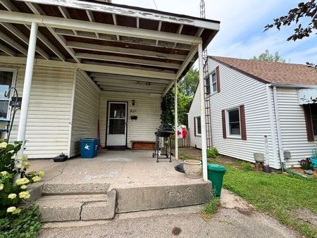 $1,599 / 3 br / 1 ba / 82 1/2 Grey st - Photo 4