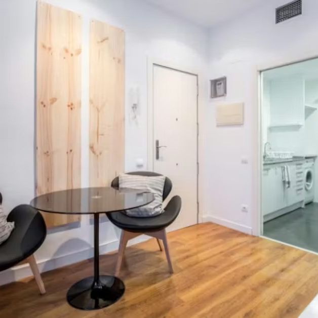 Avinguda de la Riera de Cassoles, Barcelona, Catalonia 08012 - Foto 1