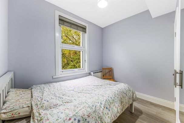 studio property to let - Photo 1