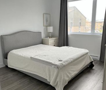 Appartement 4 et demi de style condo/ 2 bedroom apartment for Rent - Photo 1